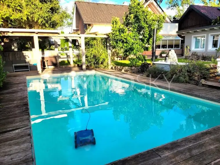 Exklusives Wohnen im Grünen  Haus mit Pool und Saunahaus