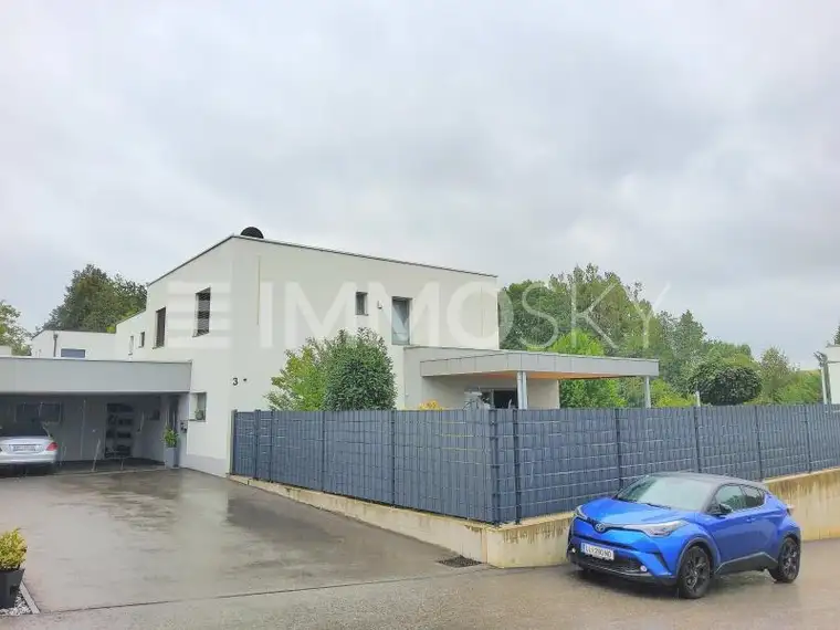 Exklusives Eigenheim mit Pool und Garten nahe Thalheim!!