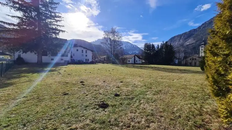 Universelles Baugrundstück mit Bergblick!