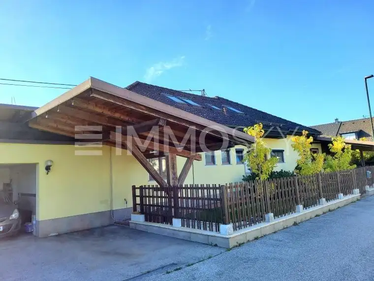 Wohnerlebnis und Arbeit auf 3 Ebenen mit Pool, Garage und Carport!