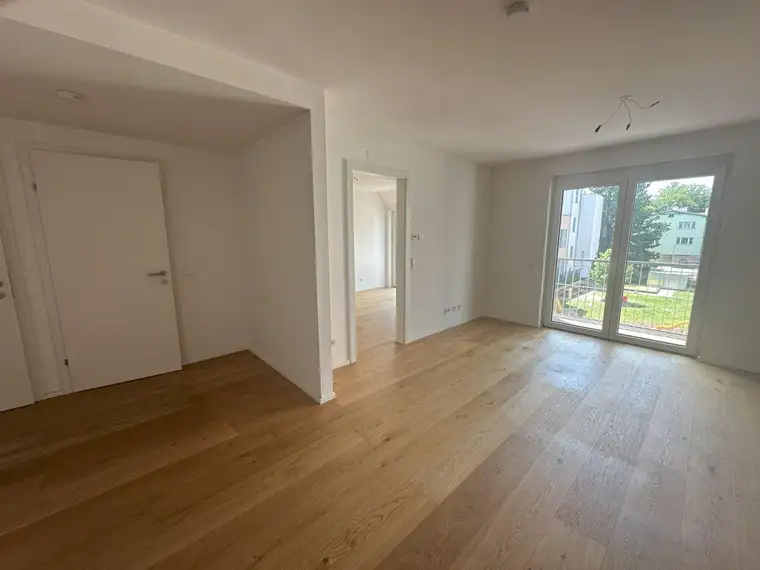 Cooles Top mit westseitiger Terrasse und Loggia - Nähe Kirchenplatz Atzgersdorf.
