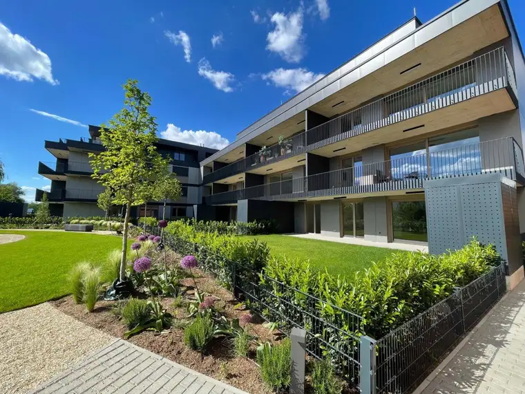 Ihr exklusives Penthouse mit 177 m² Dachterrasse in absoluter Grünruhelage und zugleich Nahe Wien - ERSTBEZUG.