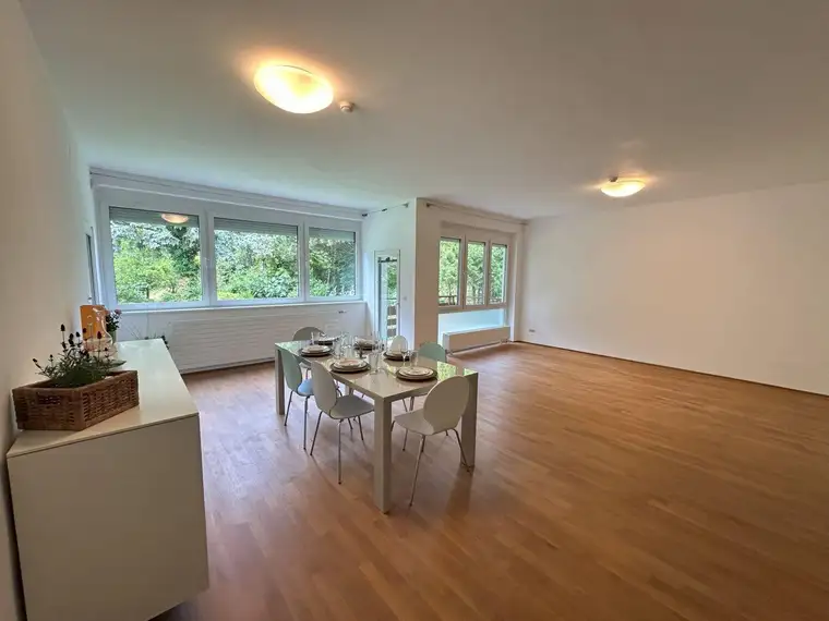 Großzügiger Wohntraum mit Balkon und Loggia in Top-Lage.