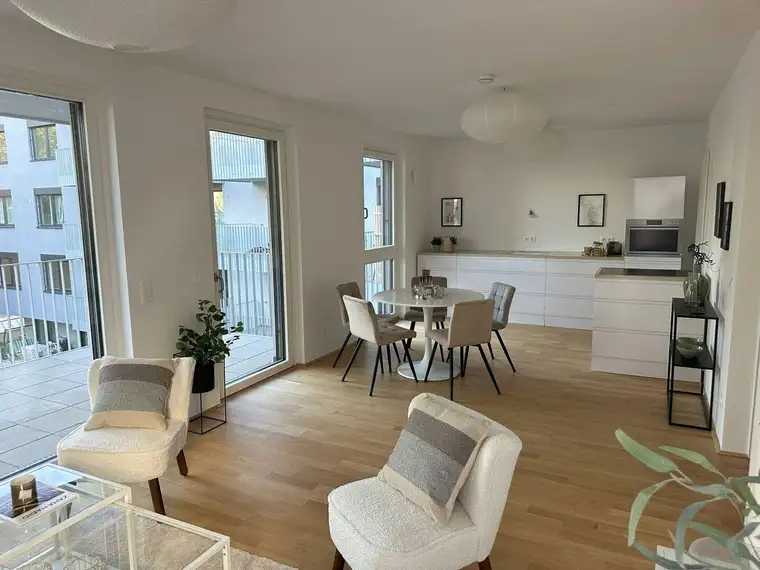 Provisionsfrei: Großzügig Wohnen - 4 Zimmer mit Balkon im Grünen - ERSTBEZUG.
