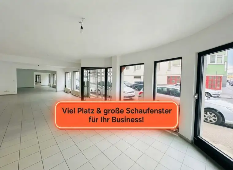 Große Schaufenster und 3 Eingänge. UNBEFRISTET - Kosmetikstudio, Bettenstudio, Schauraum, Geschäftslokal ....