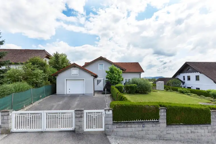 Großzügiges Wohnhaus mit schönem Garten!
