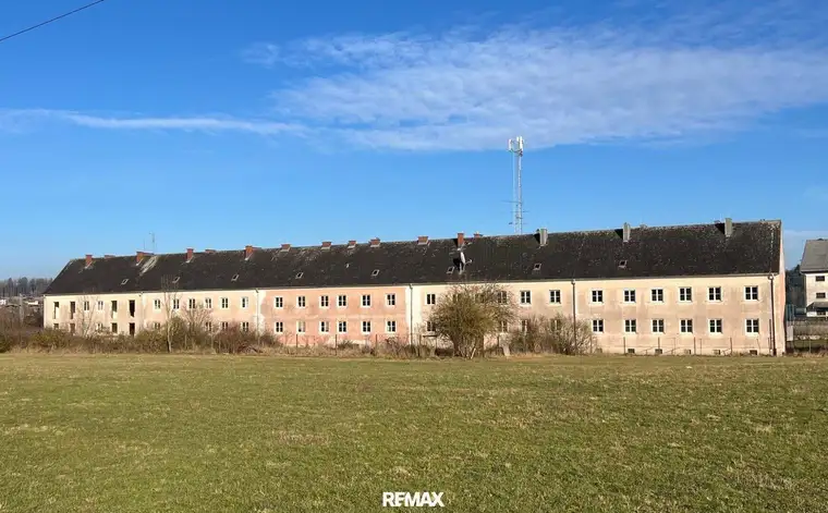 Wohnanlage mit genehmigten Plan zur Weiterentwicklung! 