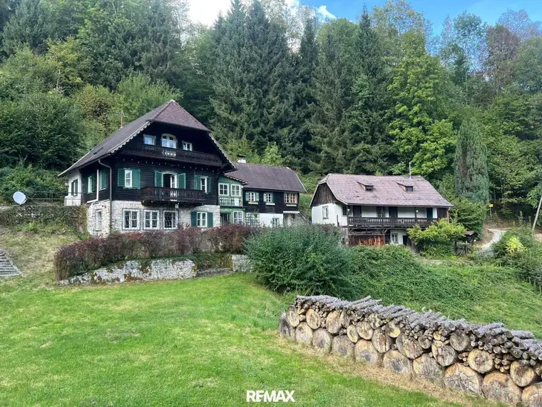 Einzigartige Liegenschaft in Traunkirchen mit Blick am Traunsee