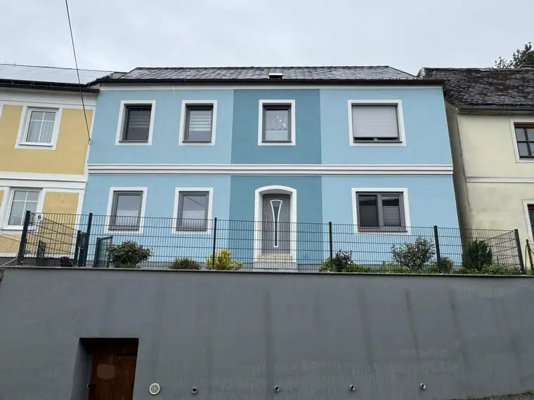 Weitersfeld – gepflegtes Landhaus mit Nebengebäuden