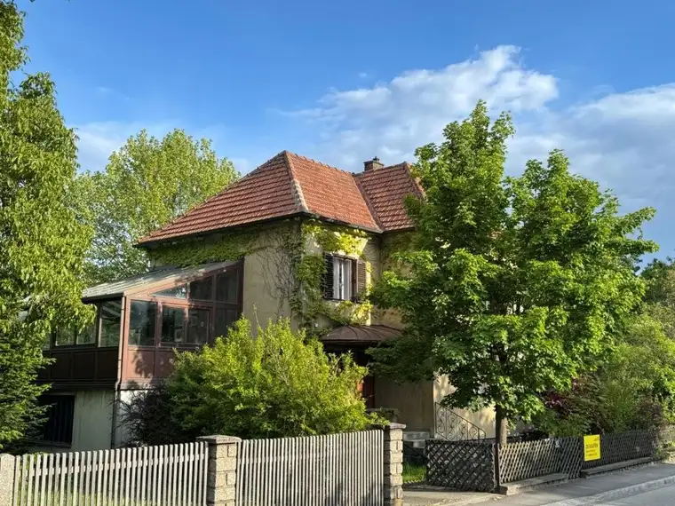 Charmantes Einfamilienhaus mit Garten