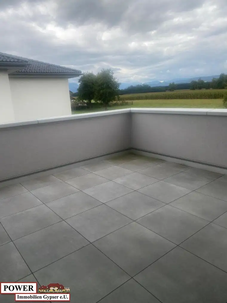 Neuwertige Terrassenwohnung