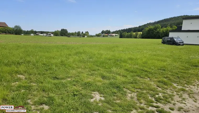 Attraktives Baugrundstück für Ihr Eigenheim oder als Geldparkplatz !