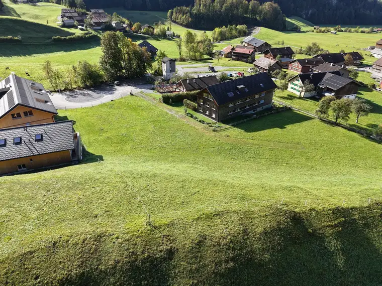 Grundstück mit zusätzlicher Freifläche in Bezau