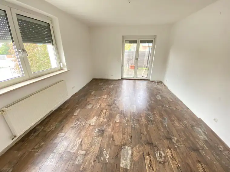 TERRASSENWOHNUNG IN DER GEORG GRINNINGER-STR. IN TRAUN
