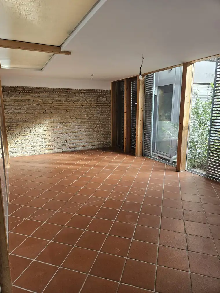 Gewerbefläche in revitalisiertem Vierkanthof