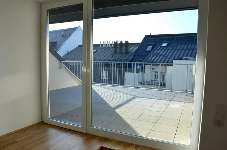 HOCHWERTIGE MAISONETTEWOHNUNG MIT TERRASSE