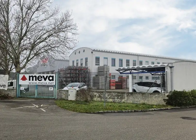 Pfaffstätten: Gewerbeliegenschaft mit Büro und Hallen zu kaufen