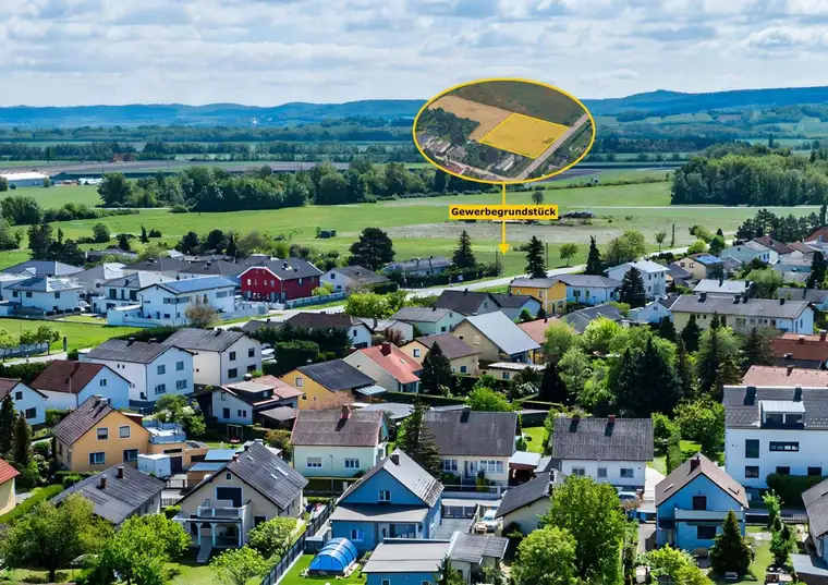 Weigelsdorf: unbebautes Grundstück ca. 3.945 m² (nicht teilbar) direkt an der B16 zu kaufen