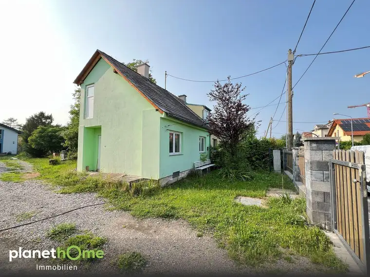 2 Bauplätze auf einem Grundstück mit nahezu 1.500 m² und Altbestand!