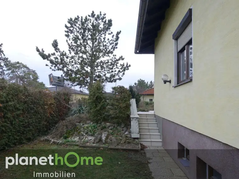 Eckgrundstück mit Familienhaus