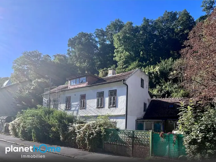 Baugrund mit Entwicklungspotenzial in begehrter Wienerwald-Lage