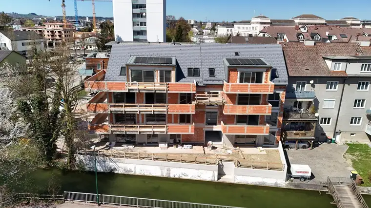Lichtdurchflutete 3-Zimmer Wohnung mit großem Balkon in Wels - Erstbezug!