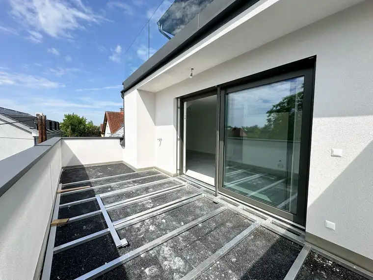 NEUBAU/ERSTBEZUG - Helle 4 ZI-Neubauwohnung mit großem Balkon - kurzfristig beziehbar!
