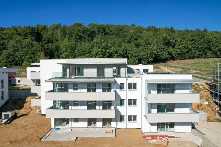 Wohnen im Grünen – 3-Zimmer-Wohnung mit großem Balkon in Mittertreffling!