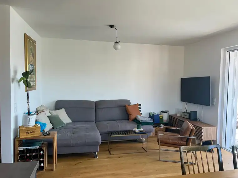 Helle 2-Raum Wohnung mit großem, sonnigen Balkon in Linz!