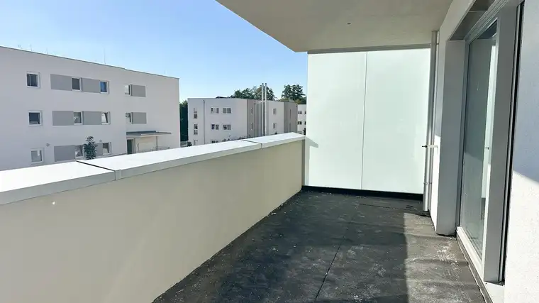 Jetzt Besichtigung vereinbaren - Helle 3 ZI-Neubauwohnung mit großem Balkon!