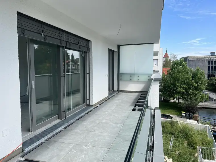 Lichtdurchflutete 3-Zimmer Wohnung mit großem Balkon in Wels - Erstbezug!