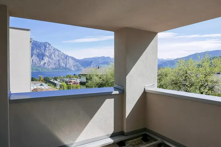 Exklusive 4-Zimmer-Wohnung mit großer Loggia &amp; Traunsteinblick – provisionsfrei