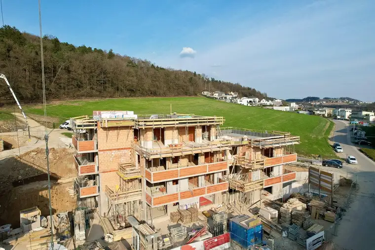 Rascher Baufortschritt! 3 Raumwohnung mit 18 m² Balkon - provisionsfrei!