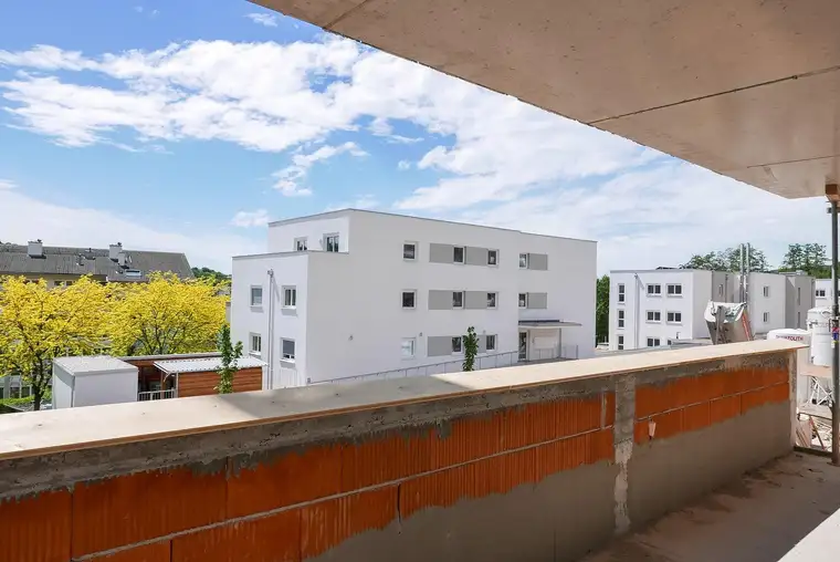 Jetzt Besichtigung vereinbaren - Helle 3 ZI-Neubauwohnung mit großem Balkon!