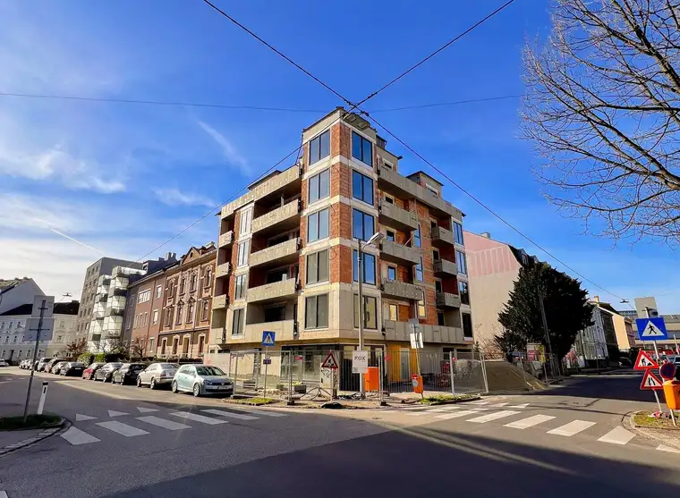 Dein Ruhepol in der Stadt: Kleine Wohnung mit zwei Balkone in Linz!