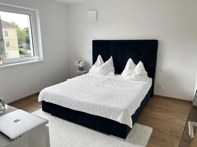 Kleinmünchen | Helle 4-Raum Wohnung mit großem Balkon mit perfekter Infrastruktur und einem Autoabstellplatz!