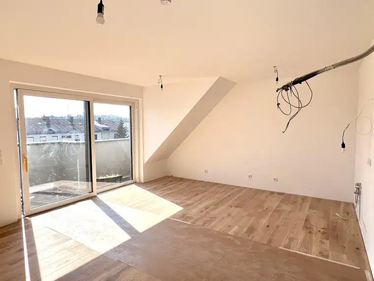 Hoch hinaus: Moderne Dachgeschosswohnung in bester Lage von Linz