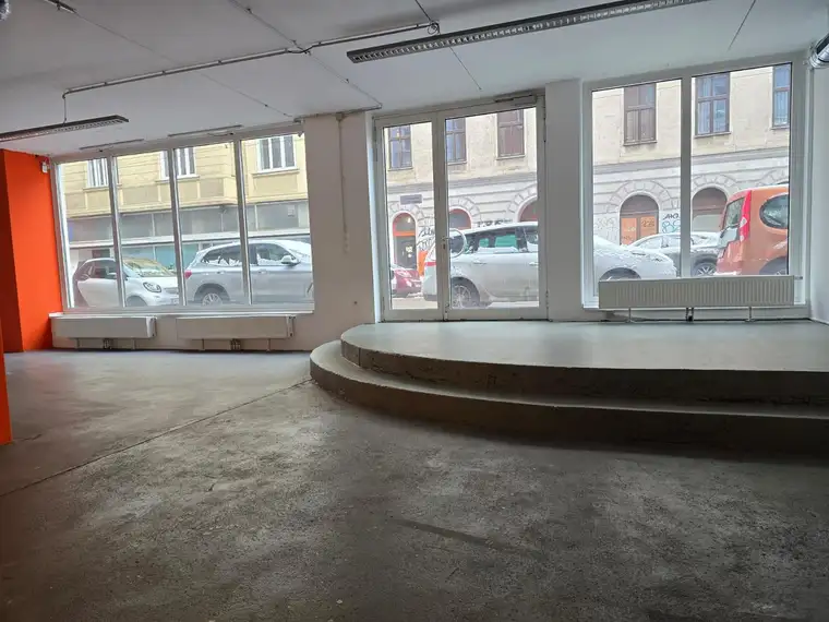 Branchenfrei! 375 m² vielseitig nutzbares Geschäftslokal in allerbester Frequenzlage in 1070 Wien