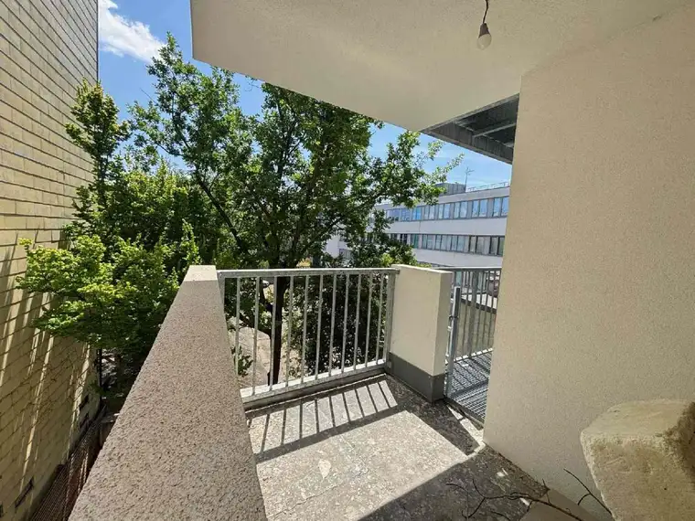URBANER ERSTBEZUG MIT BALKON + SAUNA in 1150 Wien