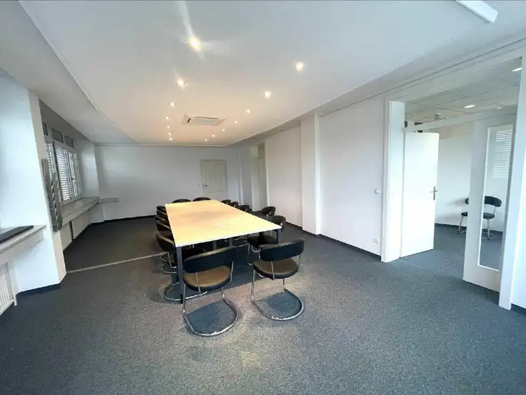 Modernes Büro direkt an der U4 zu mieten 