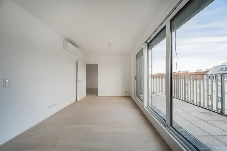 Iman Ajdari, JP Immobilien