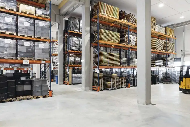 Lagerflächen zu mieten im modernen Business Park in Wiener Neudorf