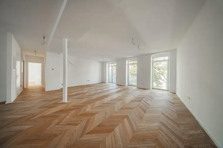 Iman Ajdari, JP Immobilien