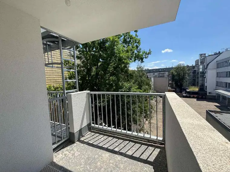 Grünblick &amp; Cityflair: 51m² Neubau mit Balkon &amp; Sauna Nähe Meiselmarkt
