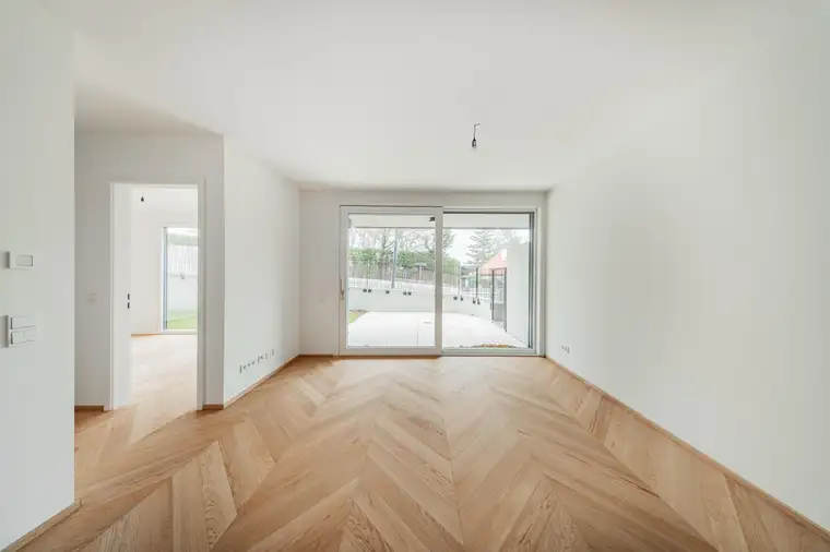 STOCK IM WEG - 3 Zimmer Familien Wohnung mit Garten 
