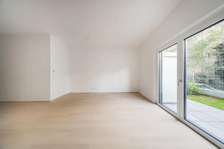 Iman Ajdari, JP Immobilien