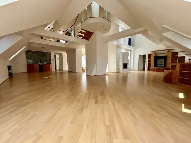 Extravagantes, kultiges 80 ties Retro Chic XXL Penthouse!
Miami Vice meets Raumschiff Enterprise
