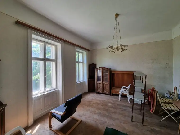 Die Villa wirst Du haben müssen, um Dornröschen wachzuküssen!