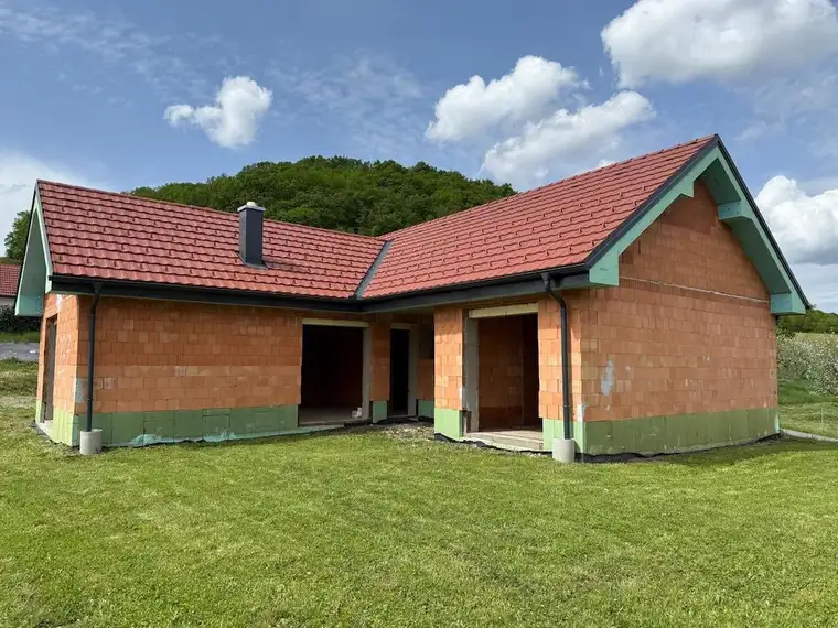 Privatverkauf! Rohbau-Bungalow in sonniger Lage – Verwirklichen Sie Ihre Ideen-Nähe Feldbach