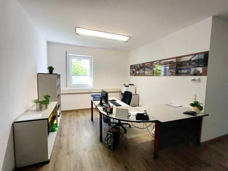 BÜRO/PRAXIS/KANZLEI - PROVISIONSFREI - IN URFAHR ZU MIETEN - 95 m²!